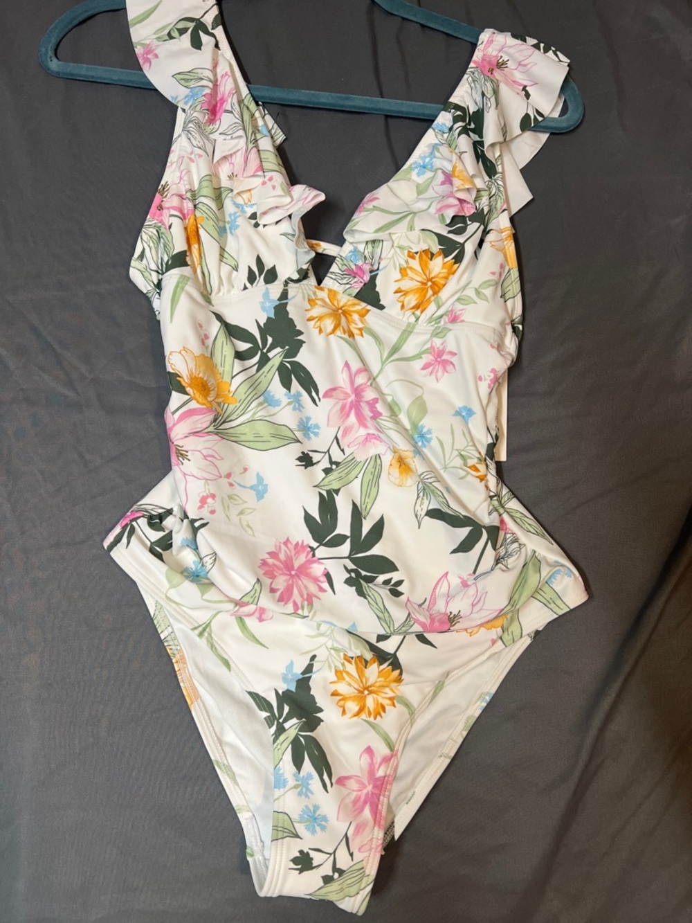 Cupshe White Floral Ruffle One-Piece Swimsuit - Picture 3 of 7